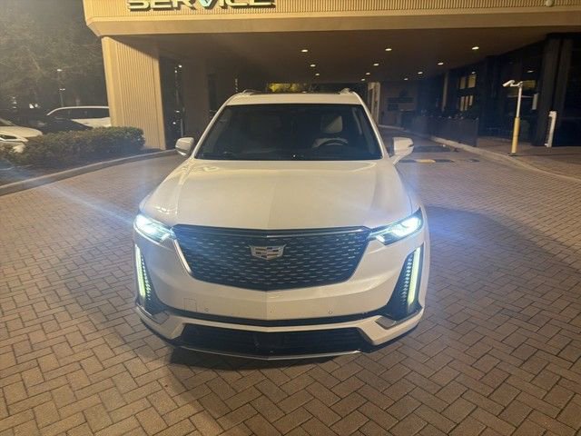 Used 2022 Cadillac XT6 Premium Luxury w/ Technology Package image 9