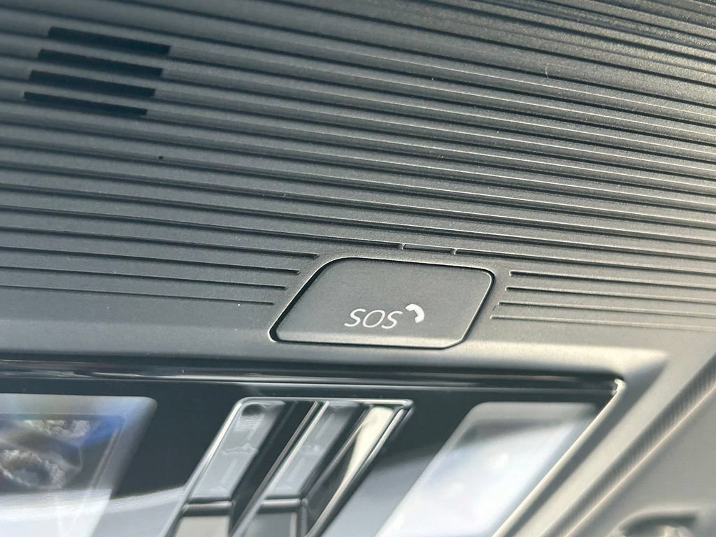 New 2026 Volkswagen Tiguan SE R-Line FWD image 56
