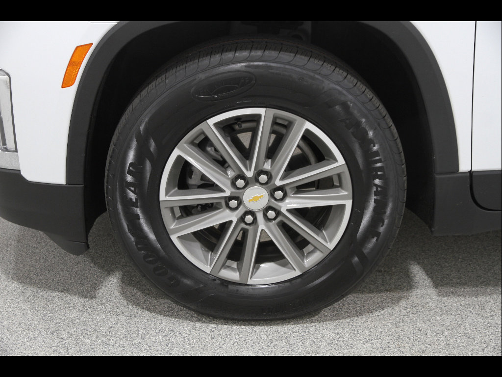 Certified 2023 Chevrolet Traverse LT FWD image 23
