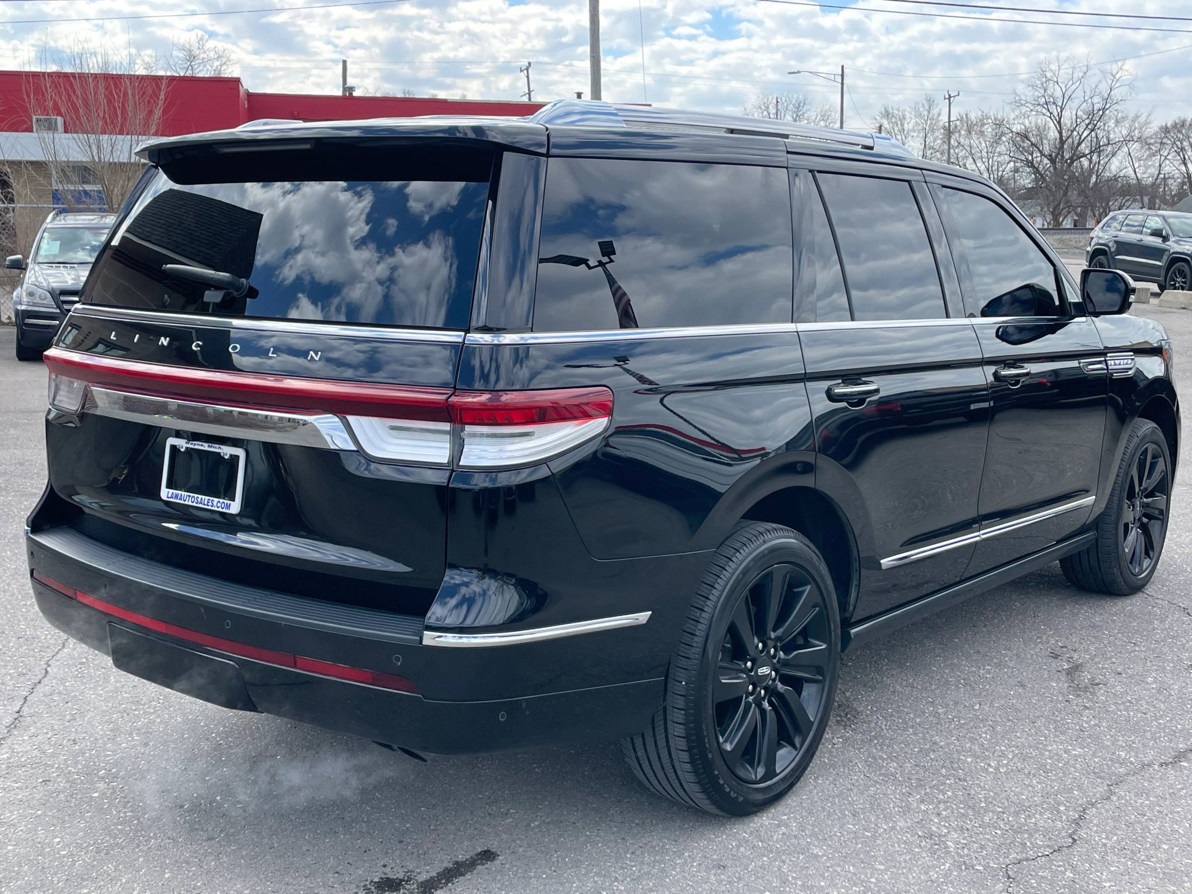 Used 2023 Lincoln Navigator Reserve image 5