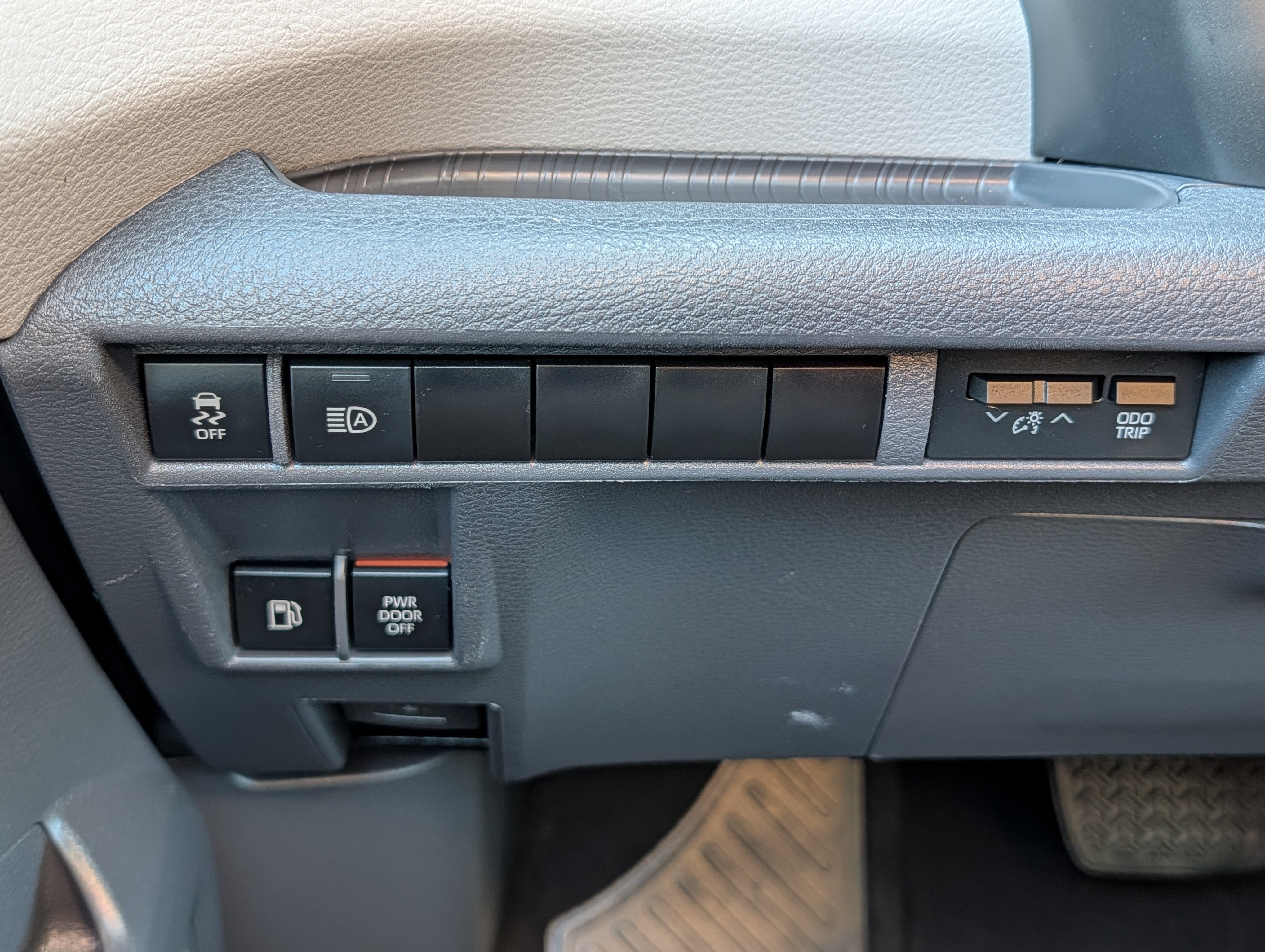 Used 2022 Toyota Sienna LE FWD image 26