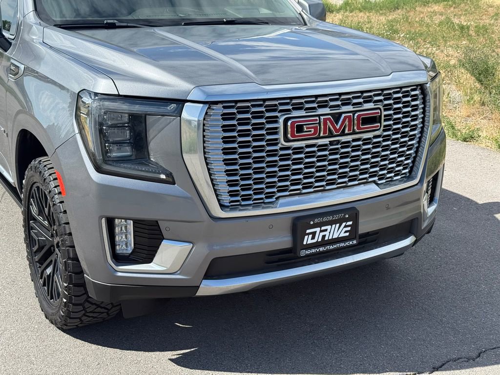 Used 2021 GMC Yukon XL Denali w/ Denali Premium Package AWD/4WD image 5