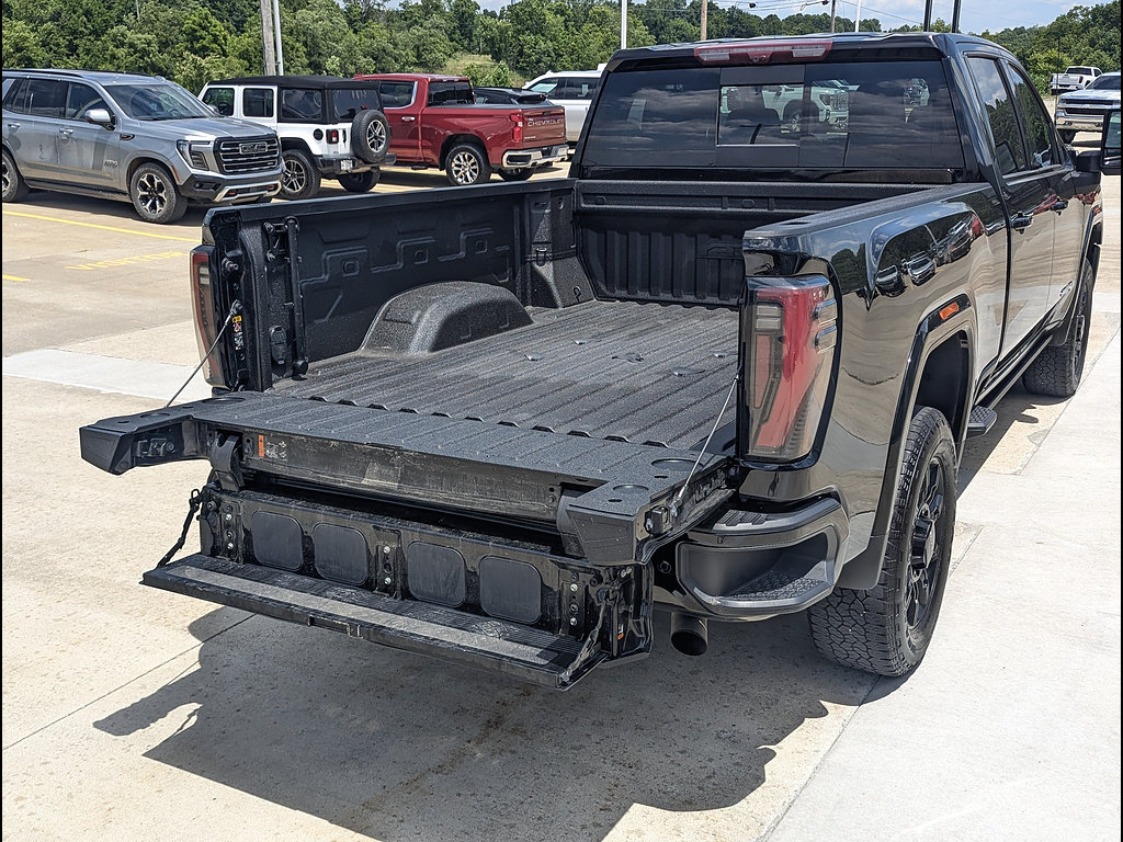 Used 2024 GMC Sierra 2500 AT4 w/ AT4 Premium Plus Package AWD/4WD image 15