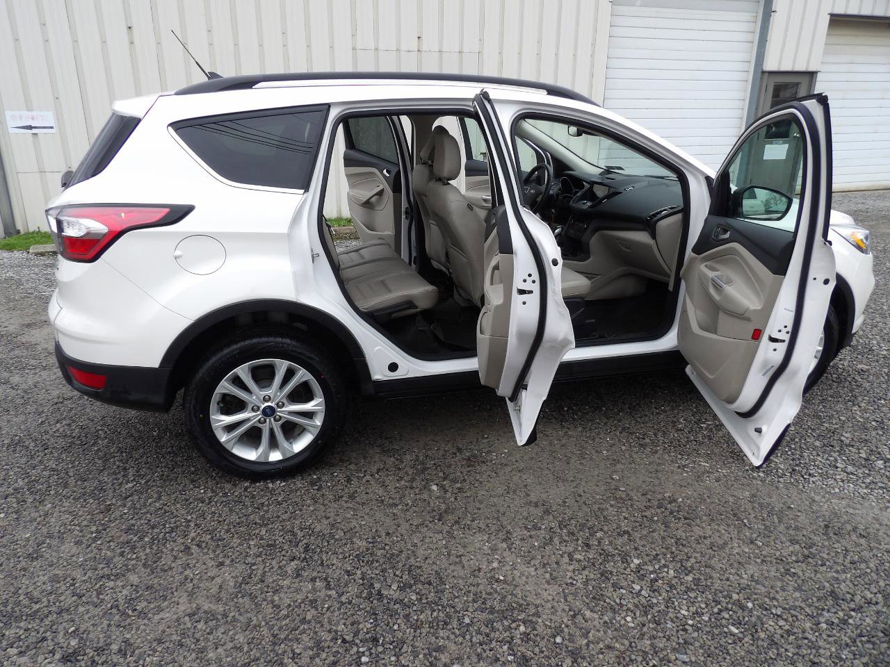 Used 2018 Ford Escape SEL w/ Ford Safe & Smart Package image 8