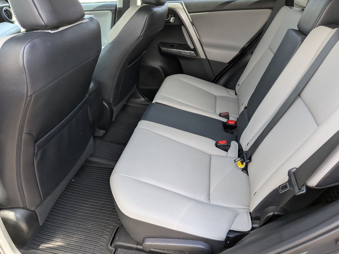 Used 2017 Toyota RAV4 Platinum AWD/4WD image 27
