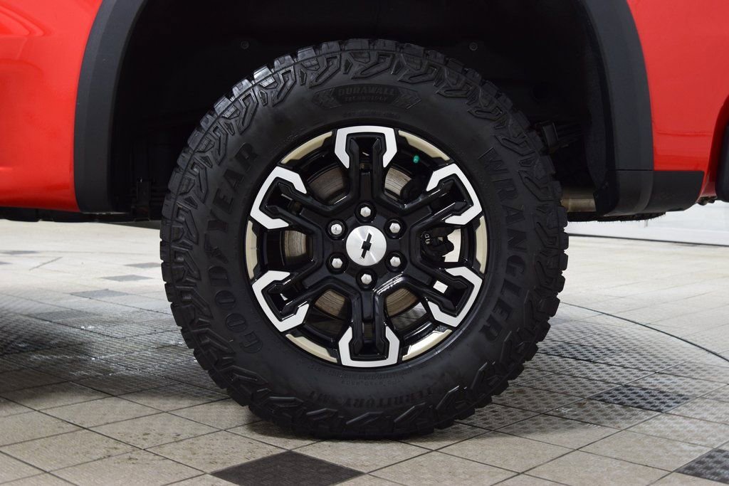 Used 2024 Chevrolet Silverado 1500 ZR2 w/ Technology Package image 30