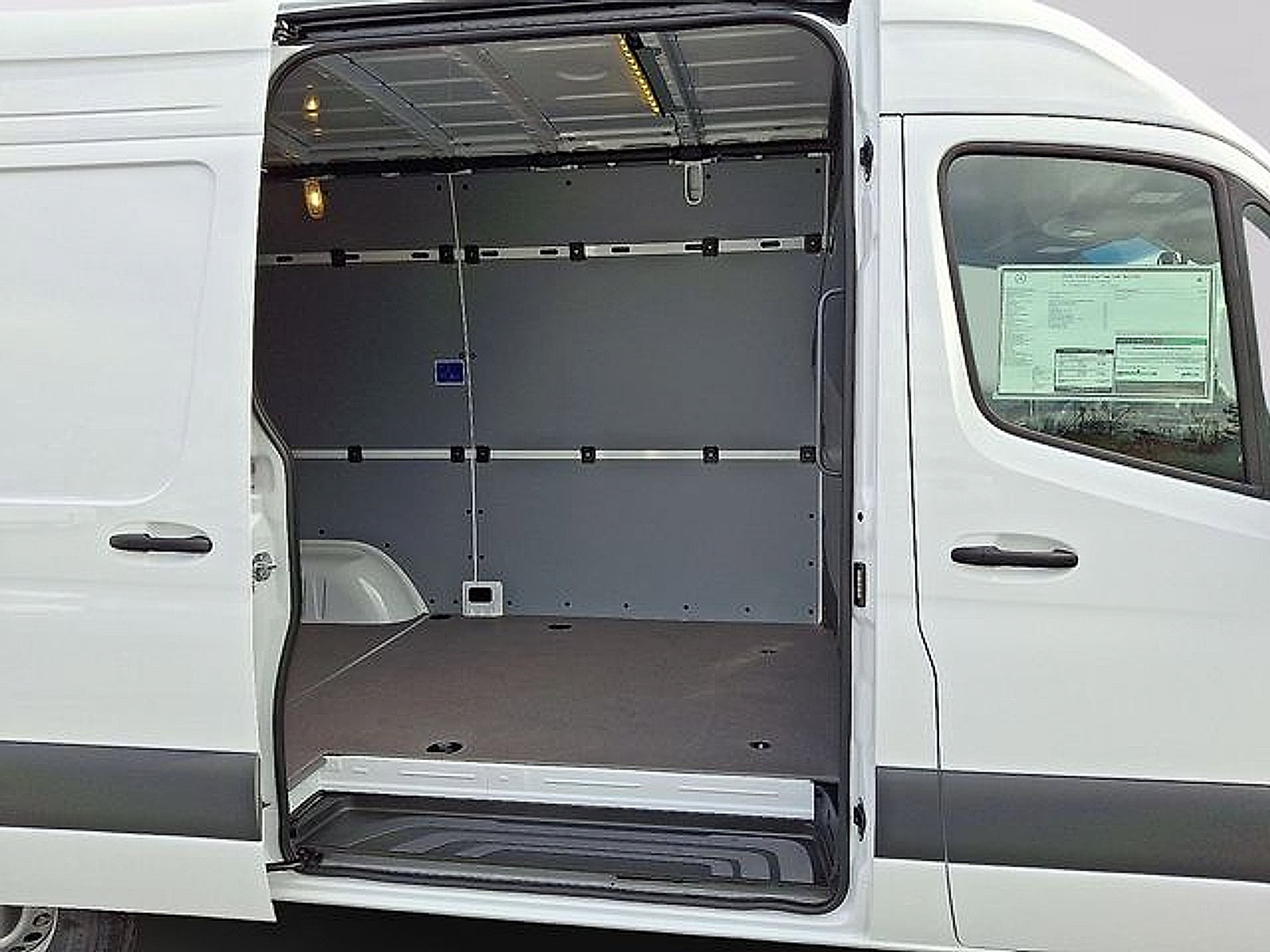Used 2026 Mercedes-Benz Sprinter 2500 image 9