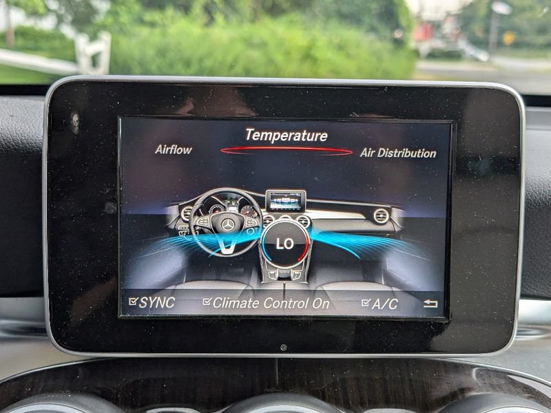 Used 2018 Mercedes-Benz GLC 300 4MATIC image 26