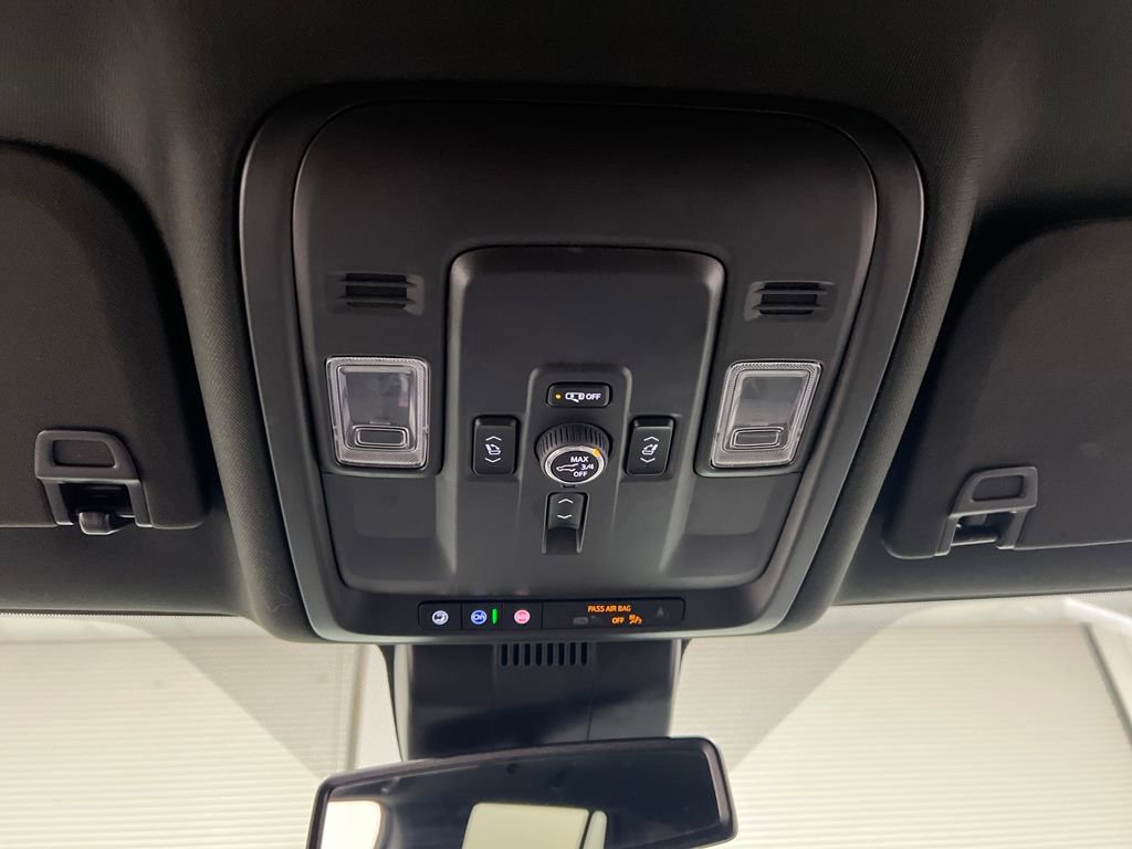 Used 2025 GMC Yukon Denali image 62