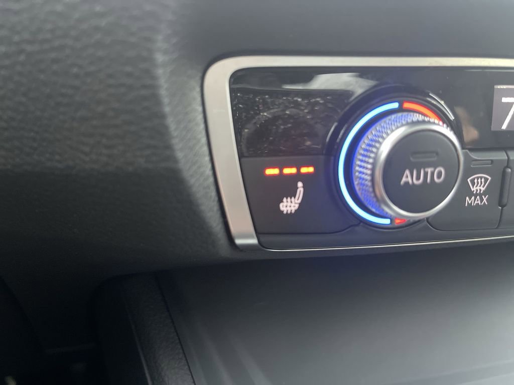 Used 2025 Audi Q3 2.0T Premium image 28