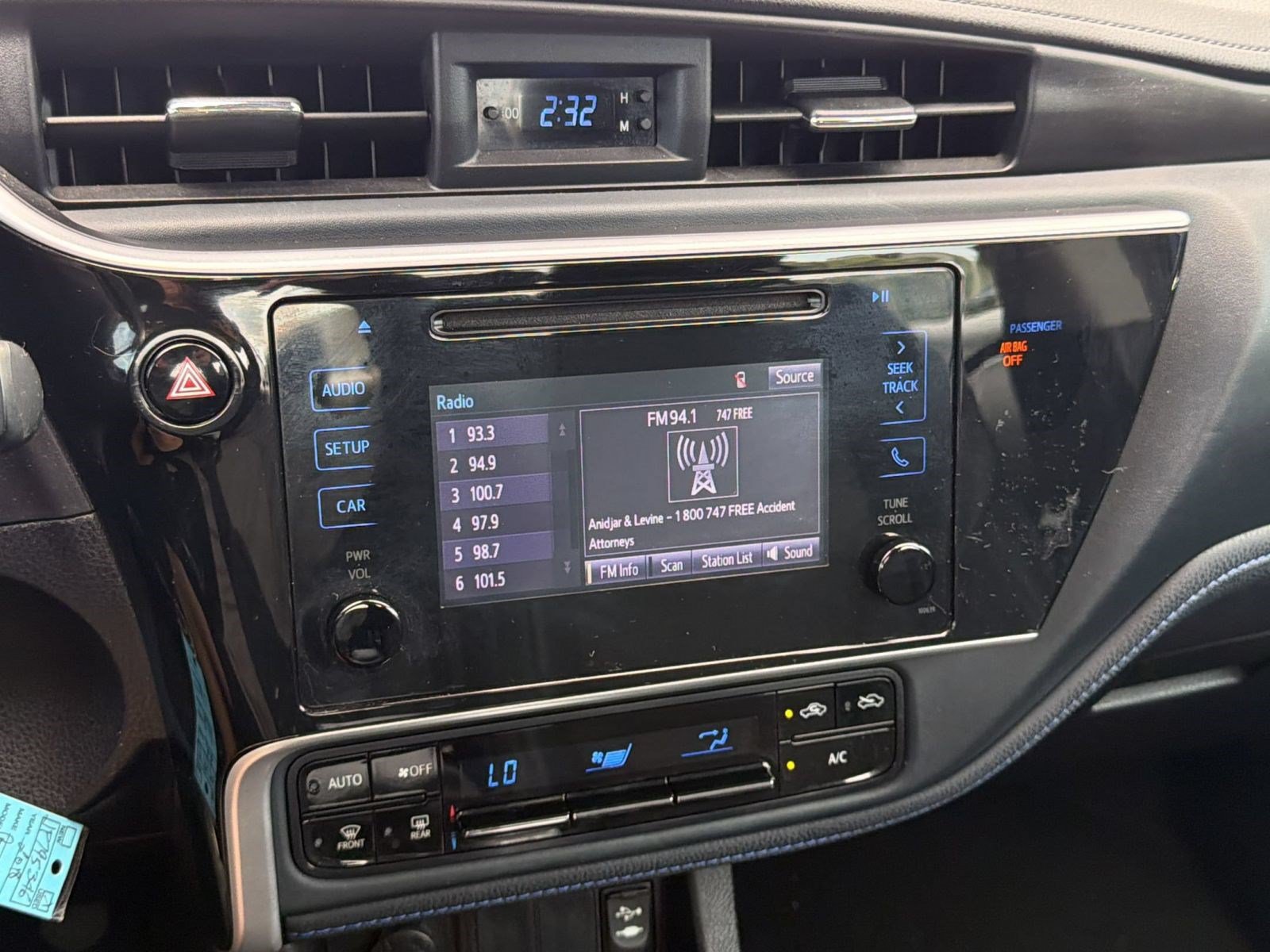 Used 2018 Toyota Corolla SE FWD image 20