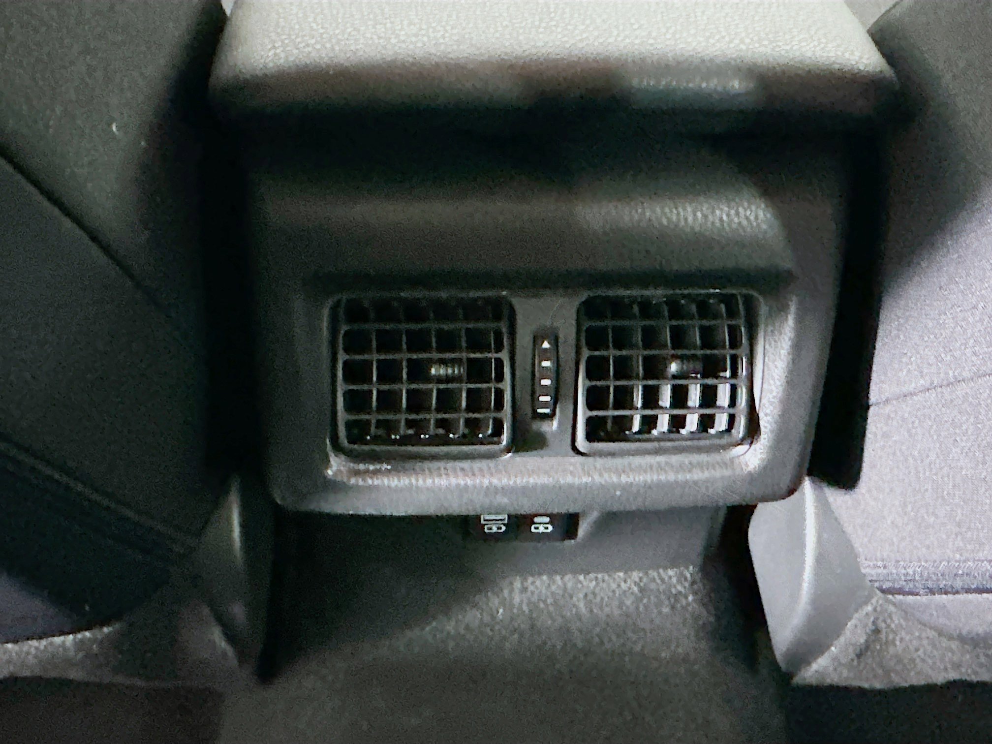 Used 2025 Toyota Camry LE image 27