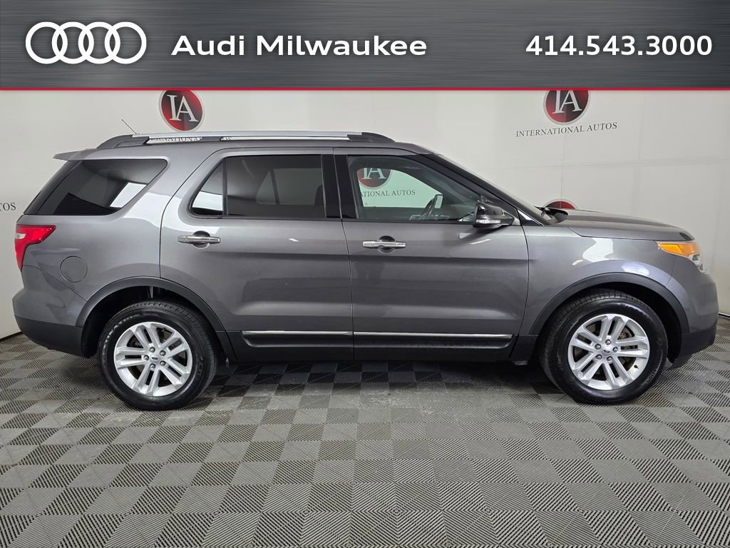 Used 2014 Ford Explorer XLT w/ Equipment Group 202A image 3