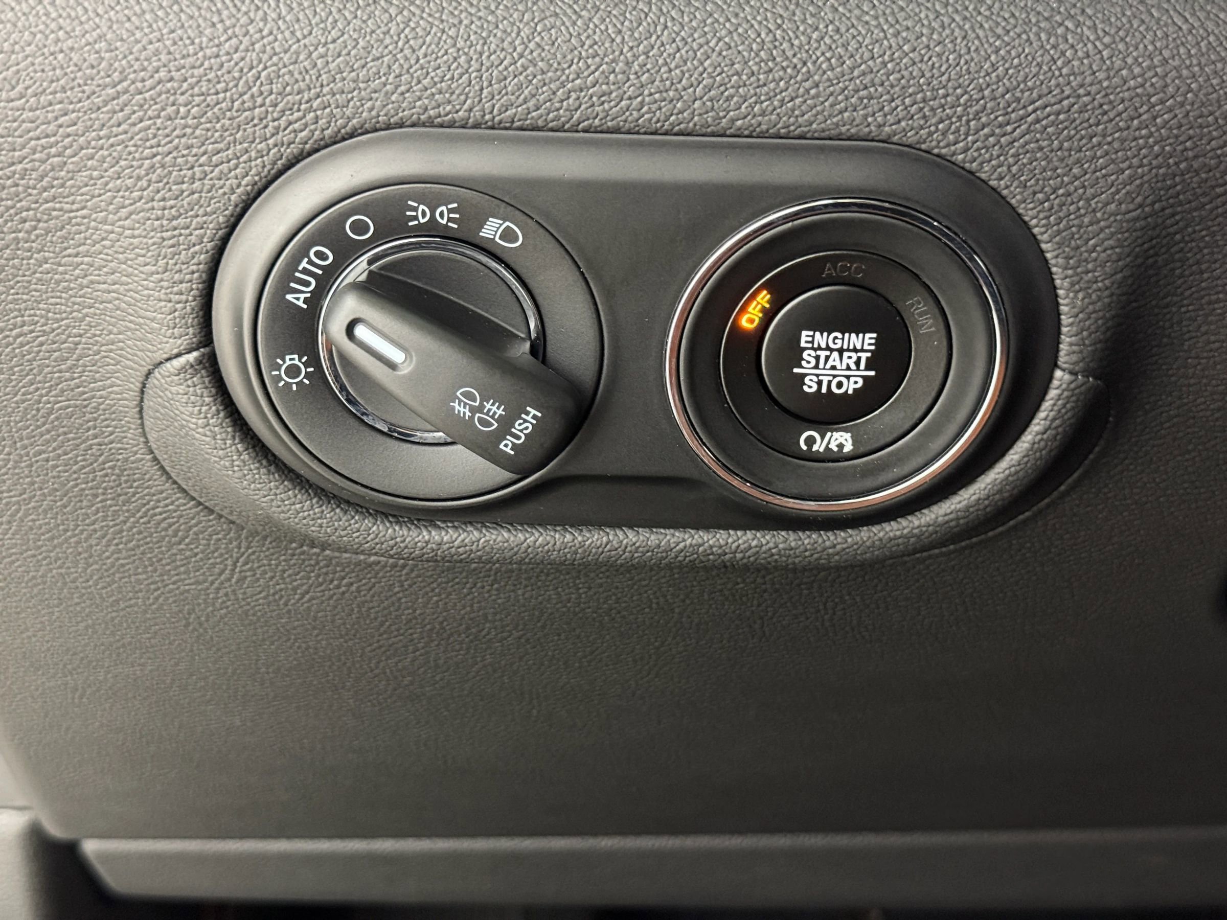 Used 2023 Maserati Levante GT image 32