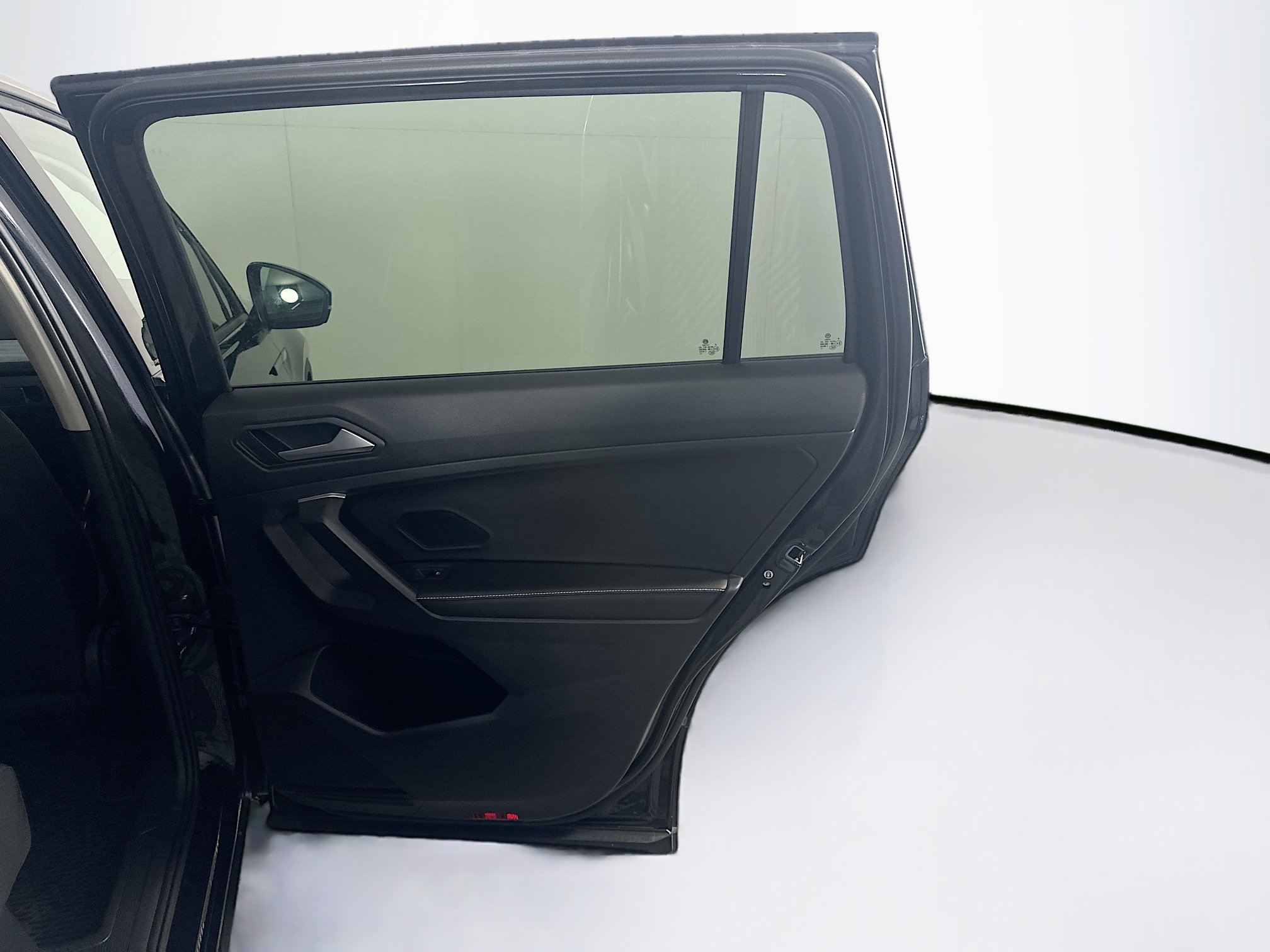 Used 2024 Volkswagen Tiguan S image 31