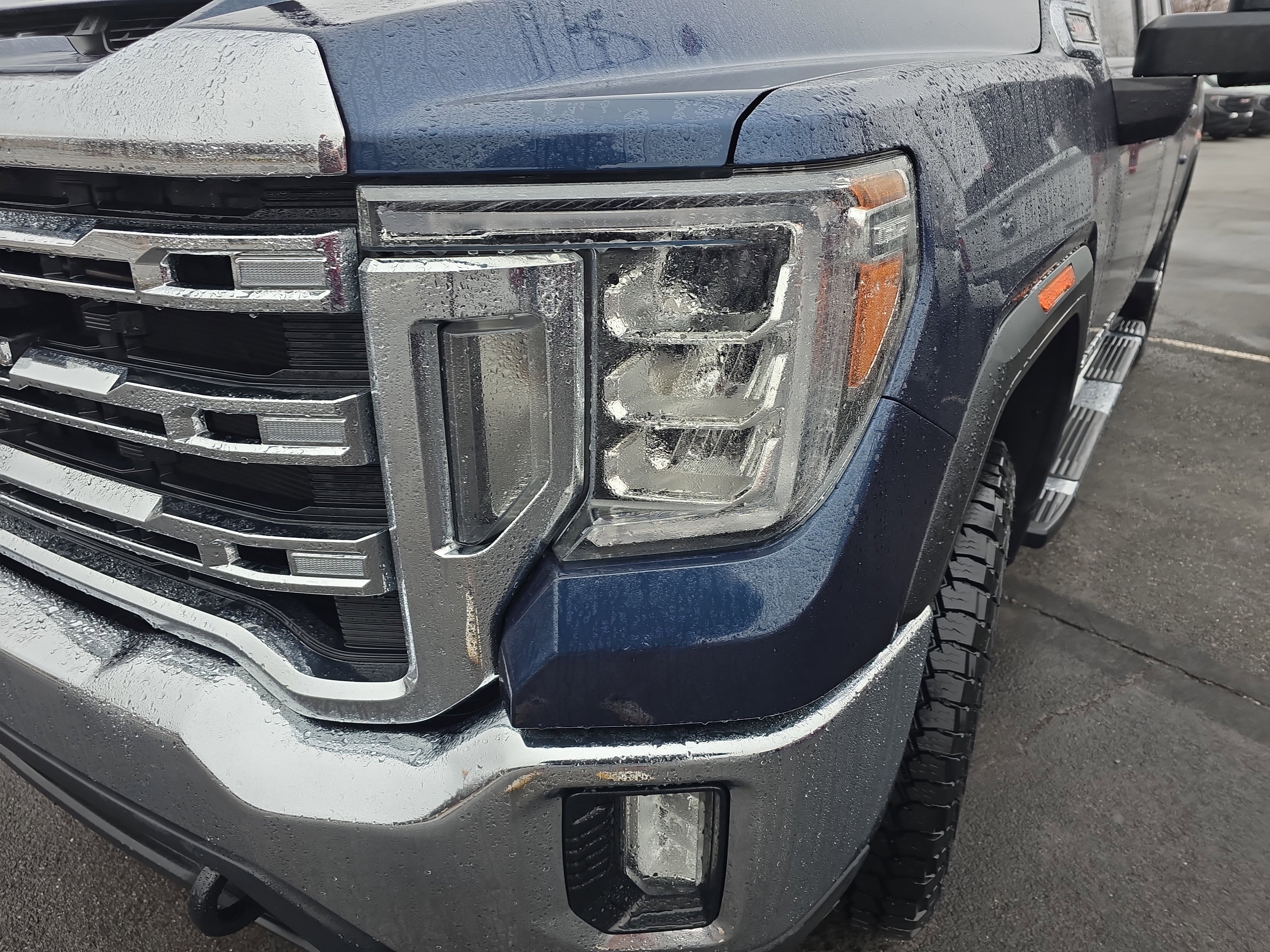 Used 2022 GMC Sierra 2500 SLE w/ SLE Value Package; image 9