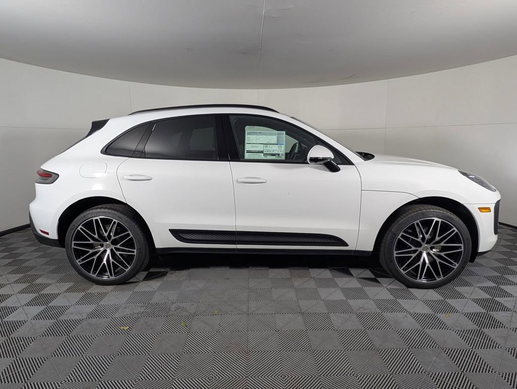 New 2026 Porsche Macan image 8