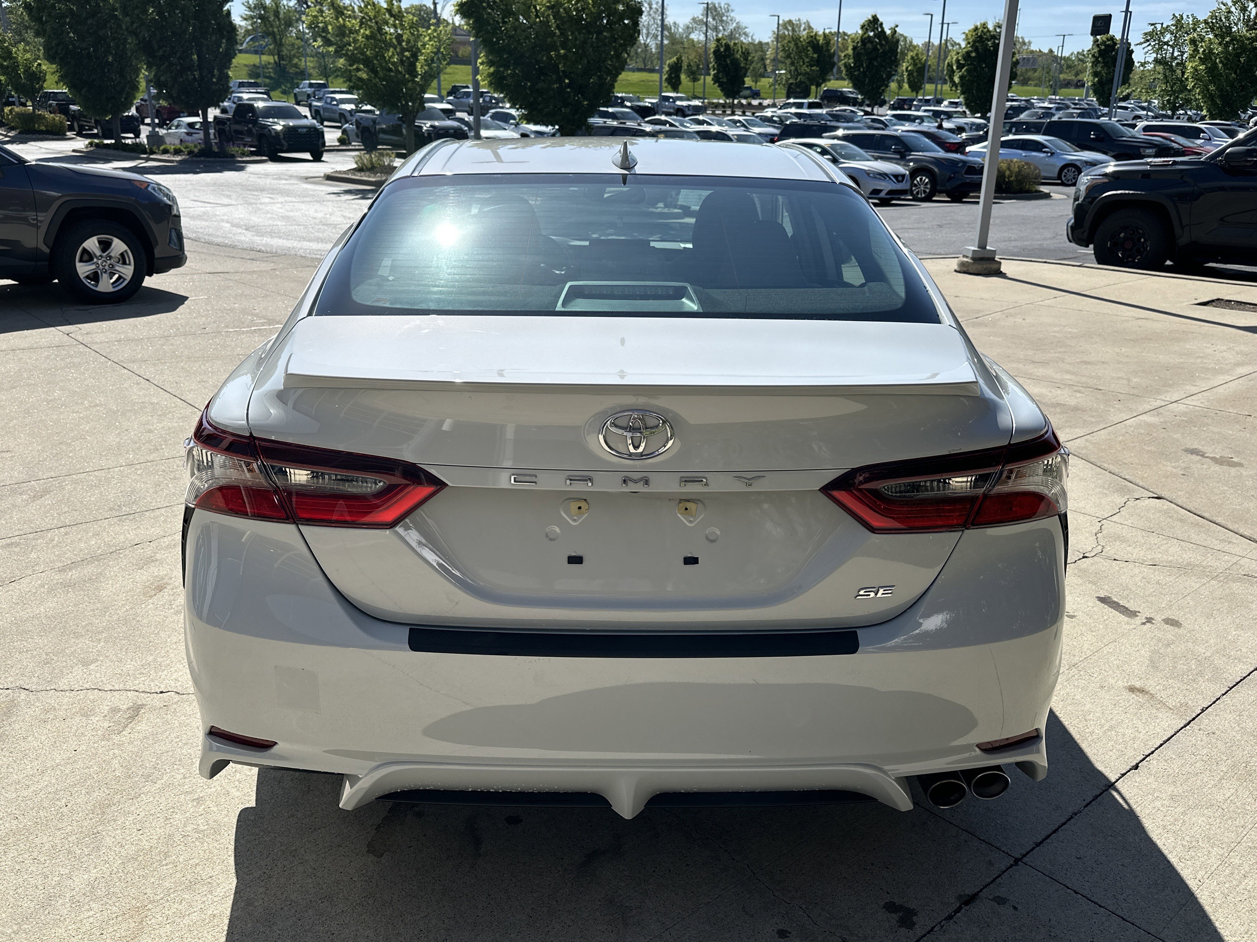 Used 2023 Toyota Camry SE w/ Convenience Package FWD image 8