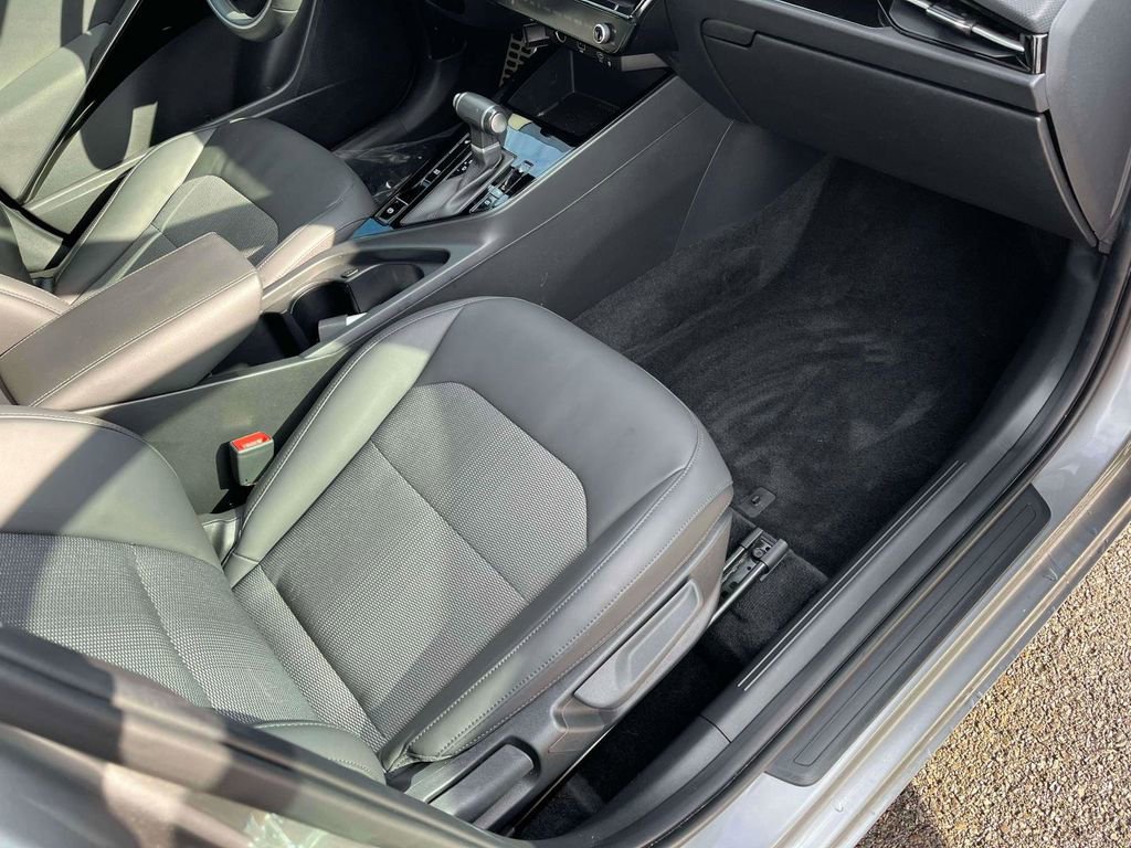 Used 2023 Kia Niro EX Touring image 11