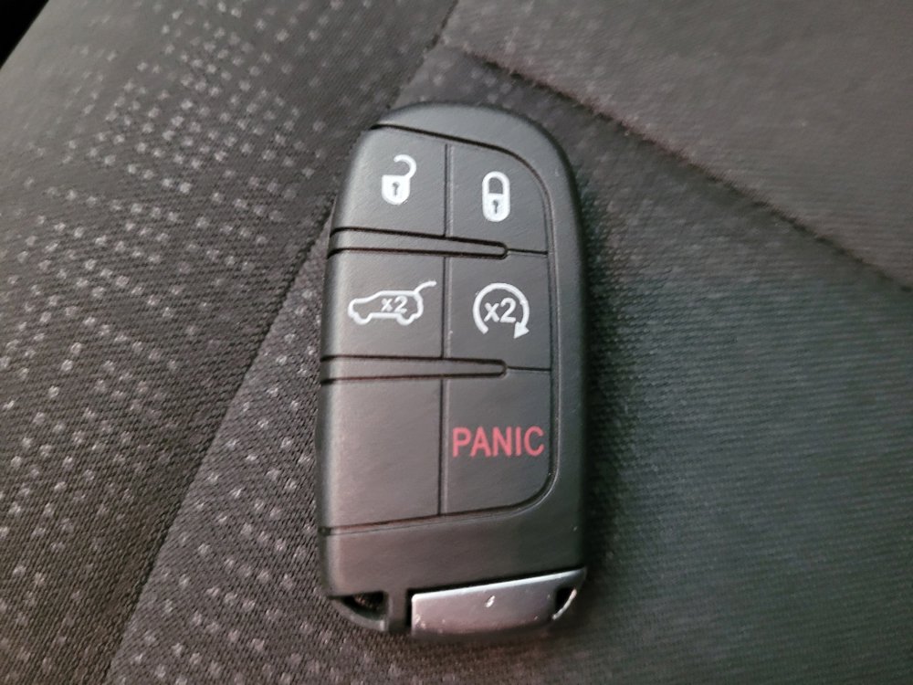 Used 2015 Chrysler 200 Limited w/ Convenience Group FWD image 32