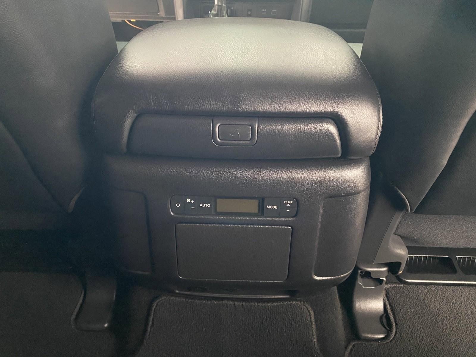 Used 2023 Nissan Armada SL w/ Captain's Chairs Package image 15