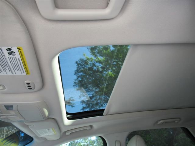Used 2016 Ford Edge Titanium w/ Equipment Group 301A FWD image 18