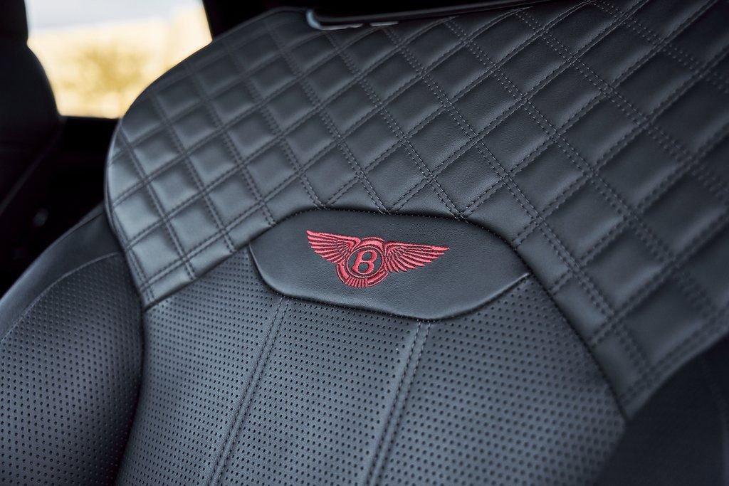 Used 2022 Bentley Bentayga image 44