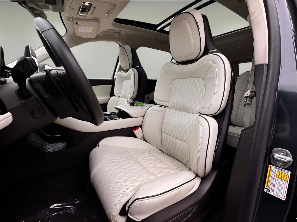 Used 2023 Lincoln Aviator Black Label Grand Touring AWD/4WD image 6