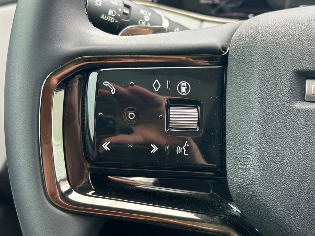 Used 2024 Land Rover Range Rover Evoque Dynamic SE image 39