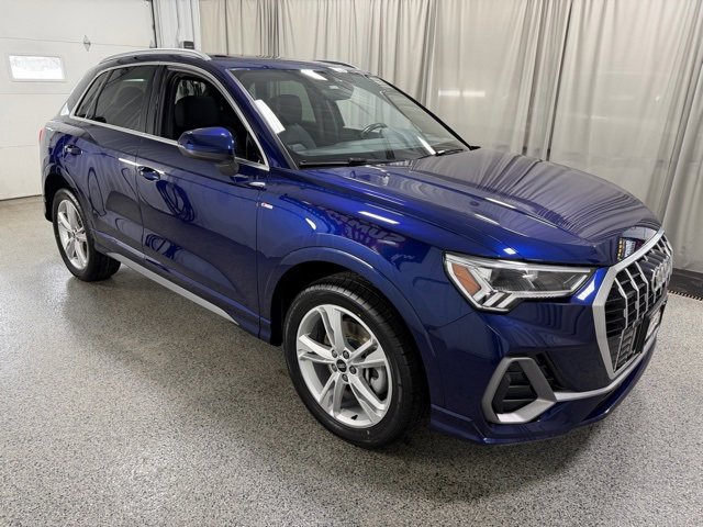 Used 2022 Audi Q3 2.0T Premium Plus w/ Premium Plus Package image 3