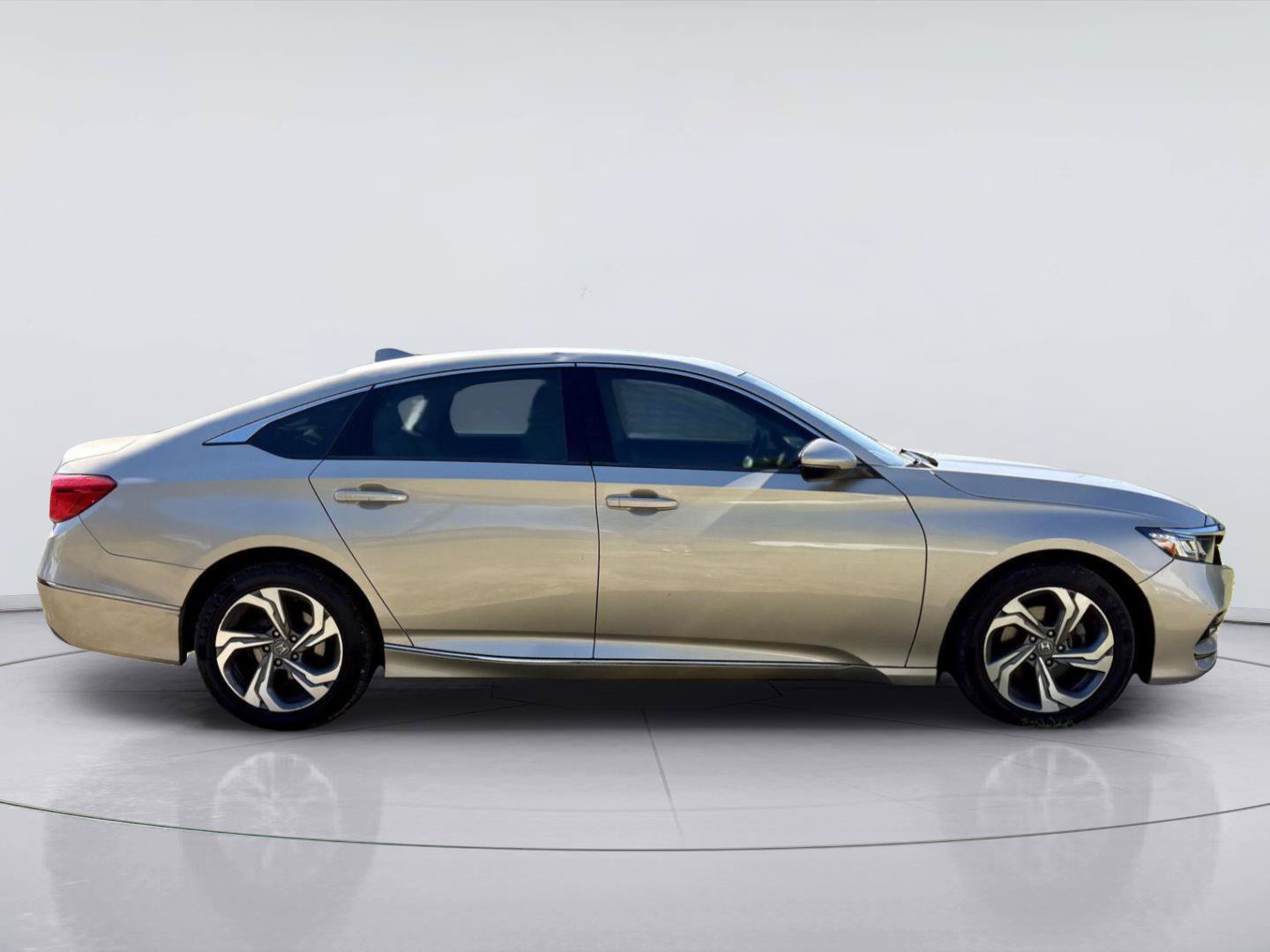 Used 2018 Honda Accord EX-L image 3