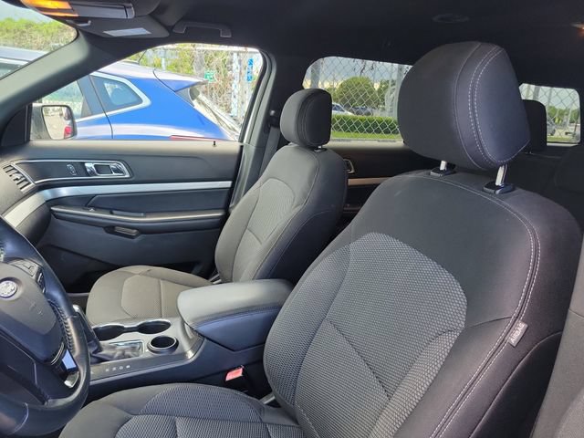Used 2017 Ford Explorer XLT FWD image 9