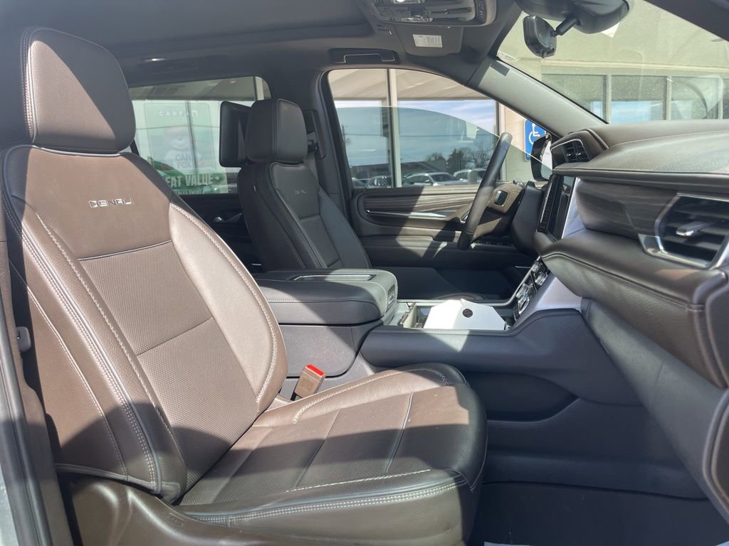 Used 2024 GMC Yukon XL Denali w/ Advanced Technology Package image 19