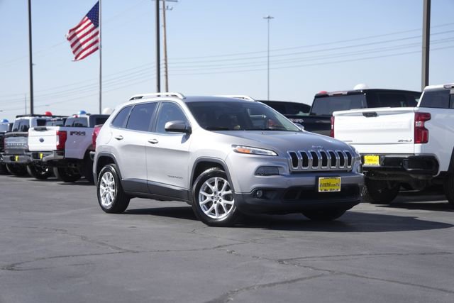 Used 2015 Jeep Cherokee Latitude image 2