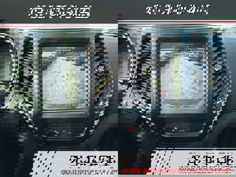 Used 2019 Jeep Cherokee Trailhawk w/ Cold Weather Group image 13