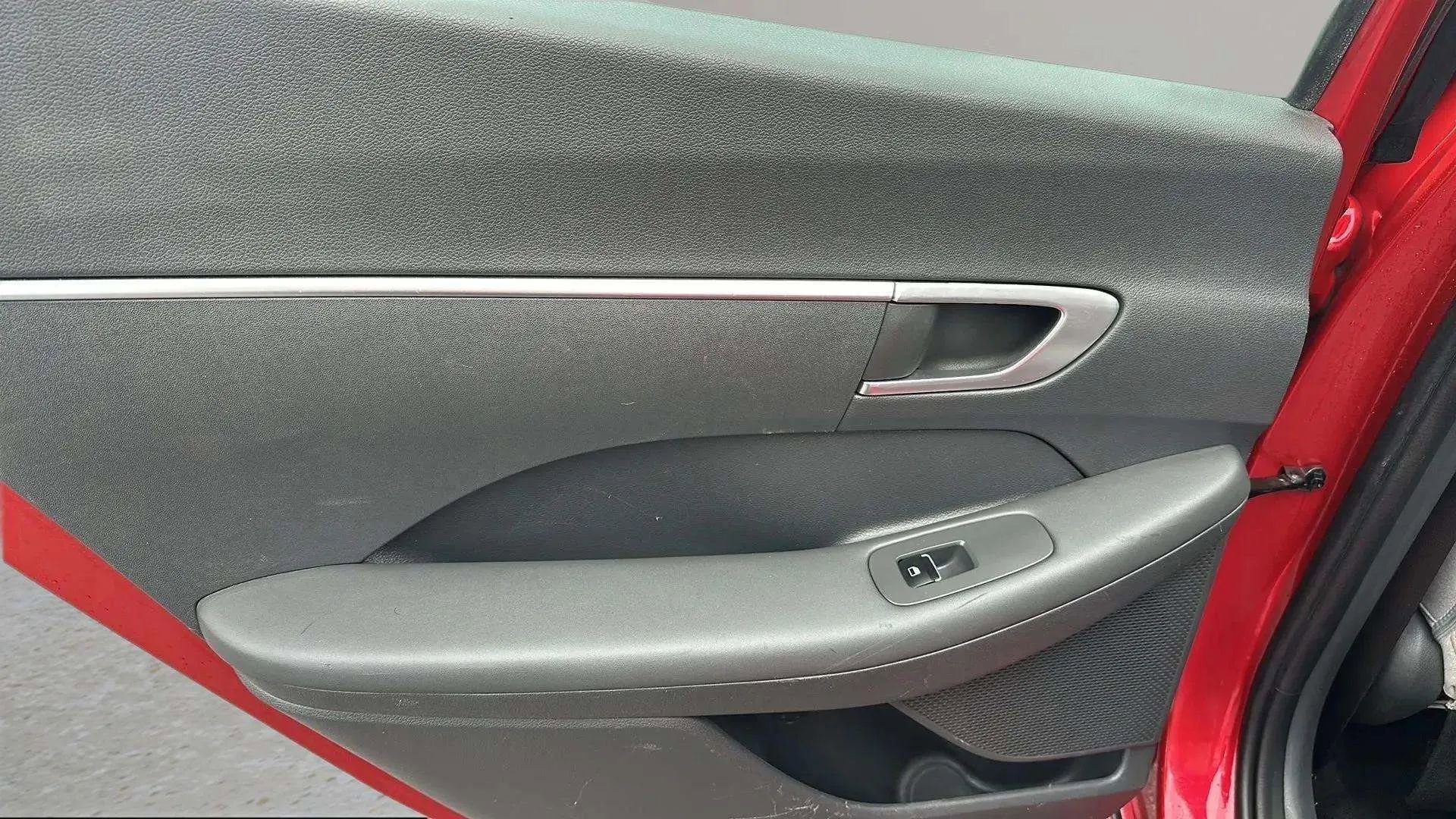 Used 2020 Hyundai Sonata SE w/ Cargo Package image 12