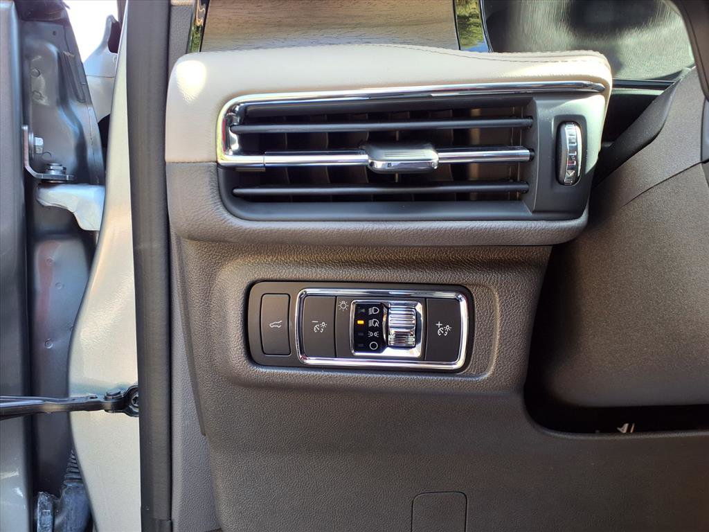 Certified 2022 Lincoln Corsair Reserve w/ Equipment Group 201A image 20