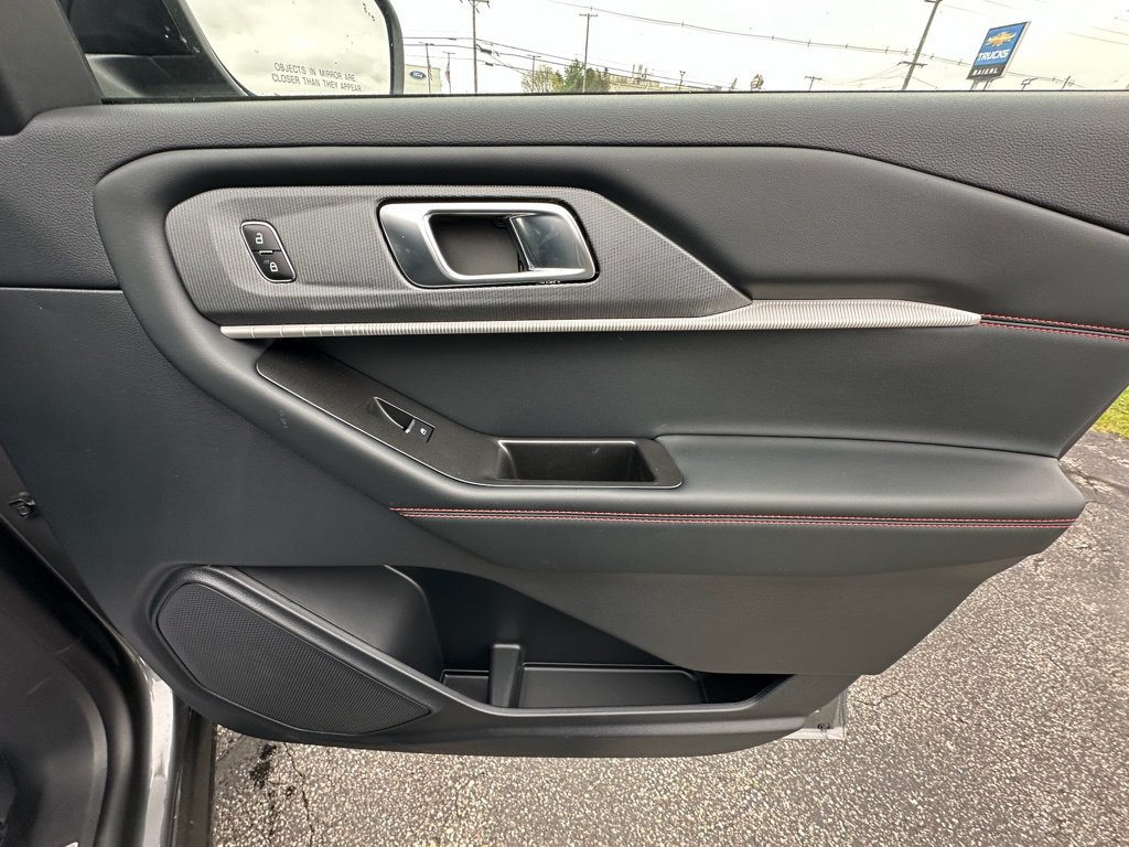 New 2026 Ford Explorer ST-Line w/ ST-Line Street Pack AWD/4WD image 23
