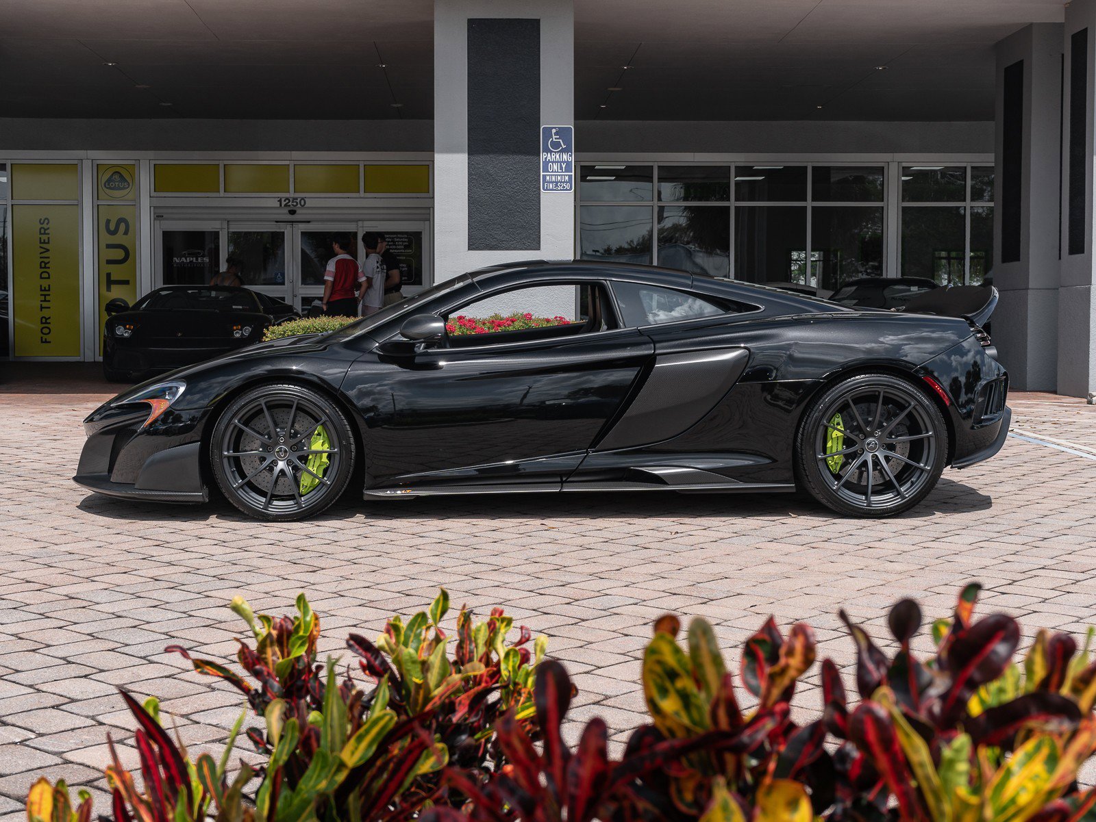 Used 2016 McLaren 675LT Coupe image 7