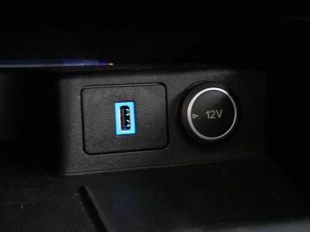 Used 2020 Ford Escape Titanium image 43