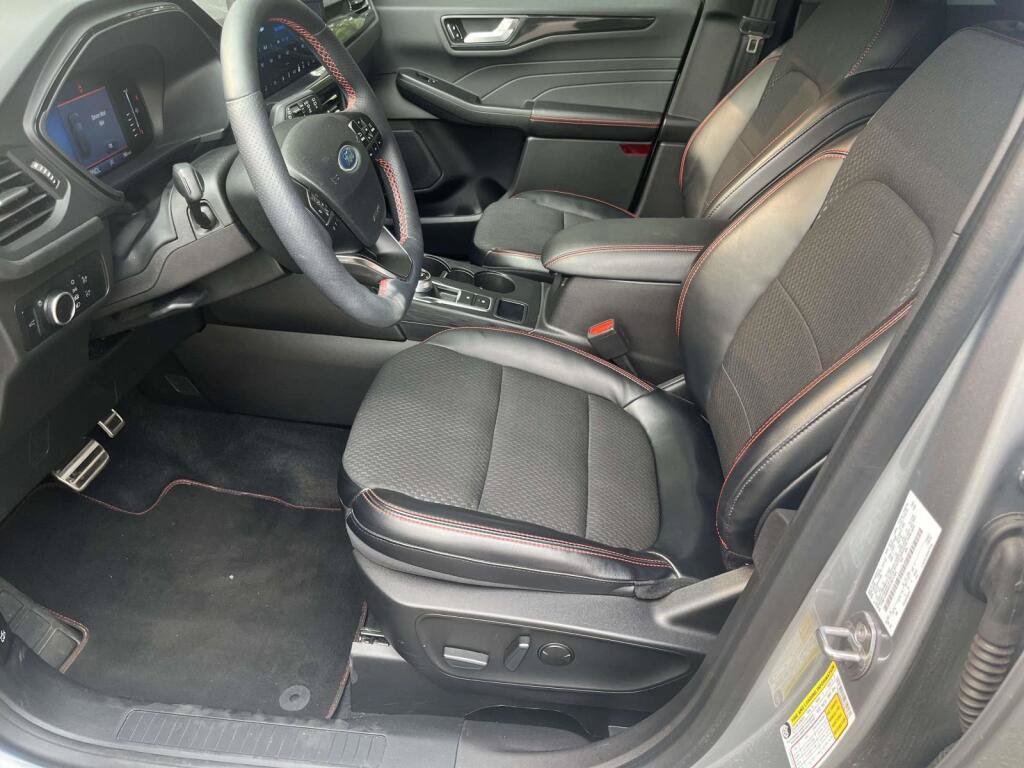 Certified 2023 Ford Escape ST-Line w/ Tech Pack #1 FWD image 16