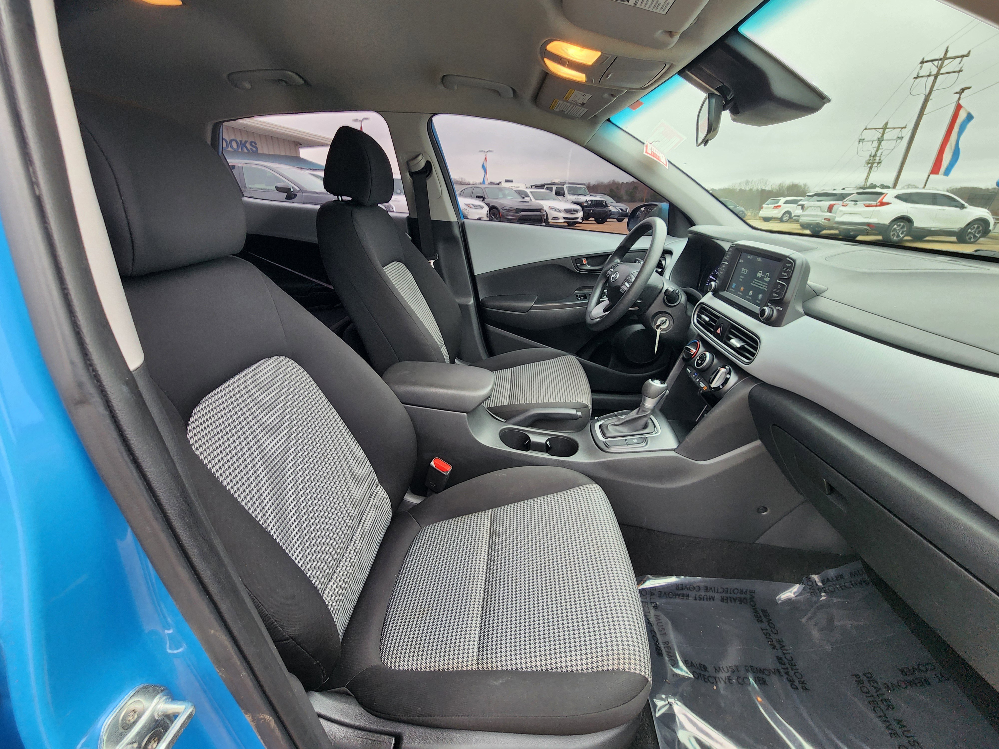 Used 2021 Hyundai Kona SE image 12