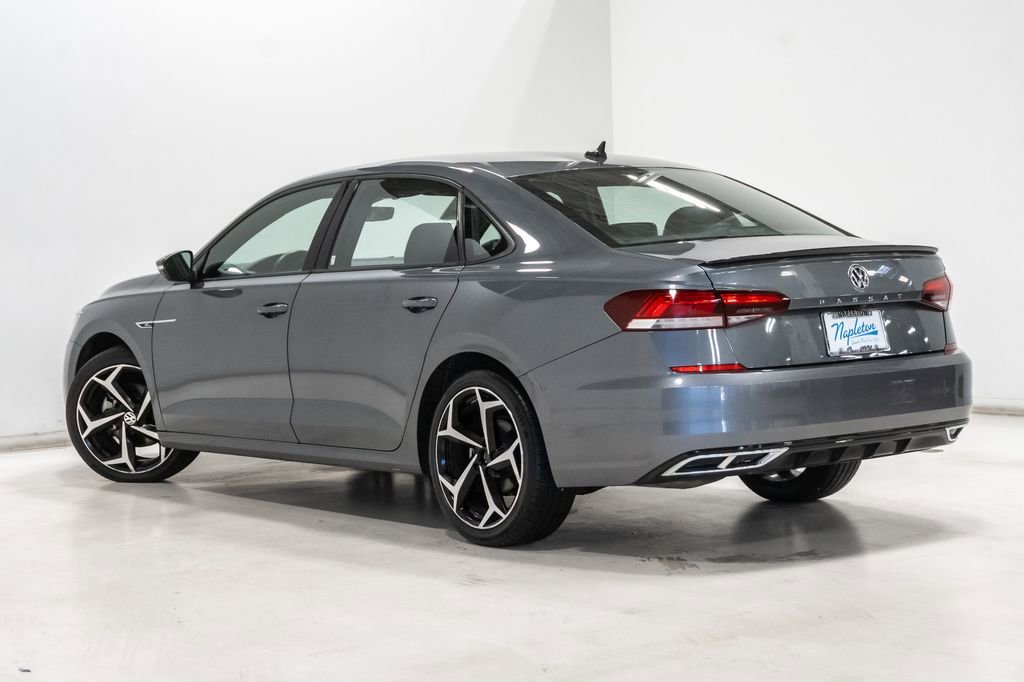 Used 2022 Volkswagen Passat 2.0T R-Line image 24