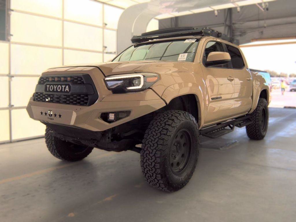 Used 2019 Toyota Tacoma SR5 AWD/4WD image 4