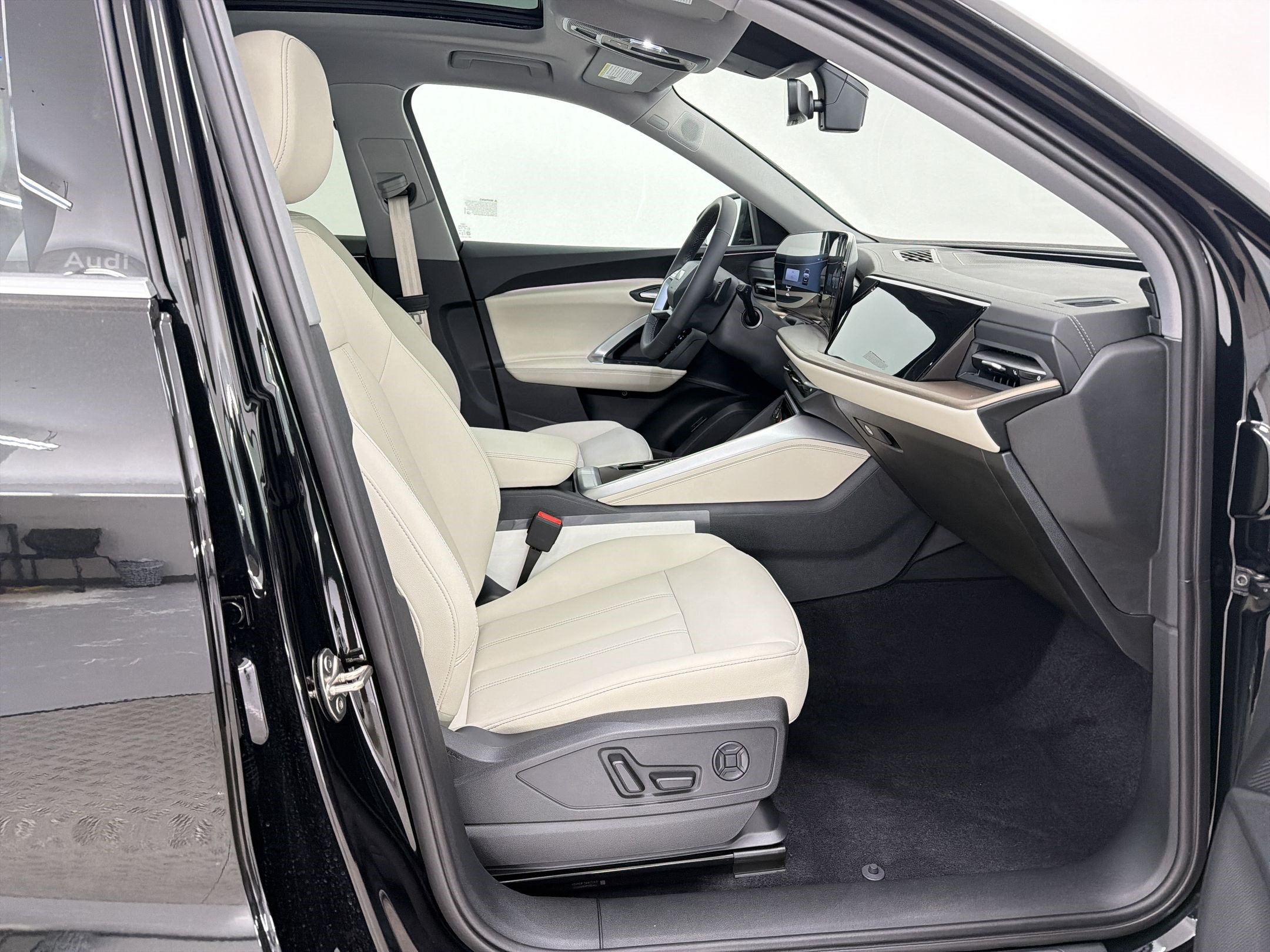 New 2026 Audi Q5 Premium Plus AWD/4WD image 25