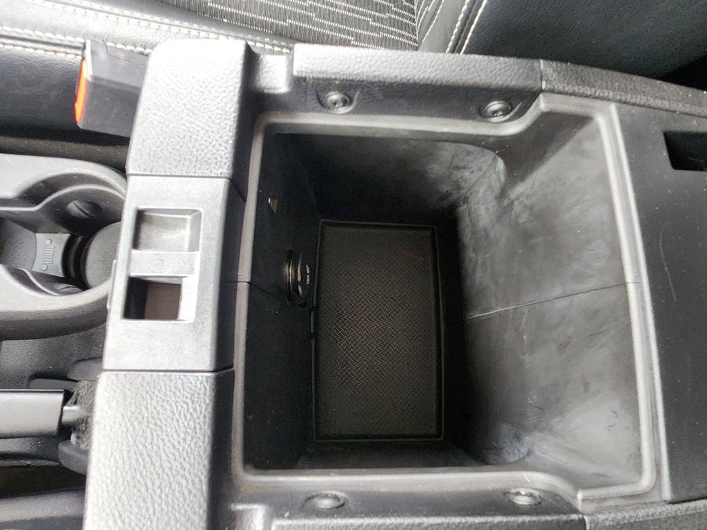 Used 2015 Jeep Wrangler Unlimited Sport image 31