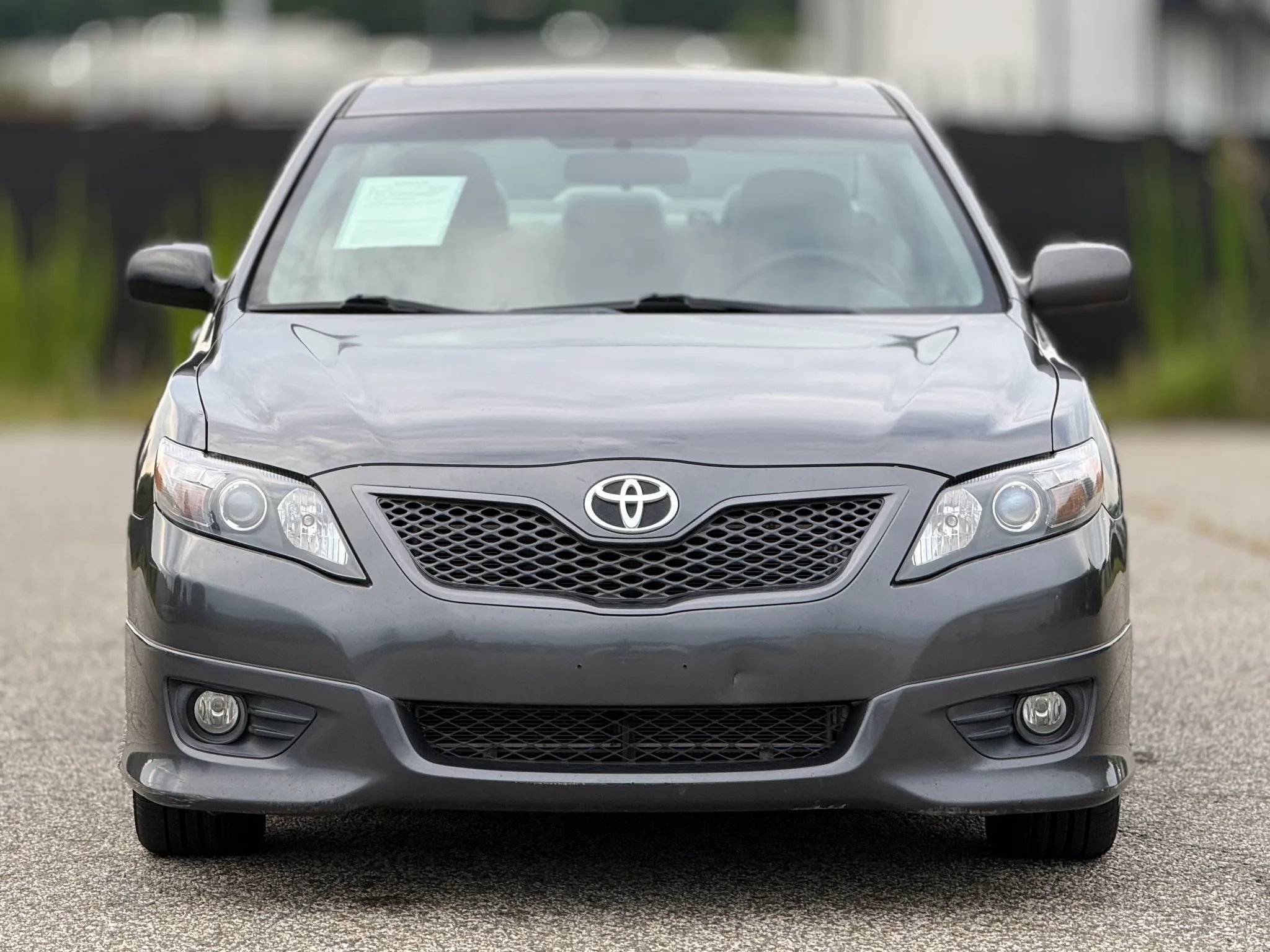 Used 2010 Toyota Camry SE FWD image 5