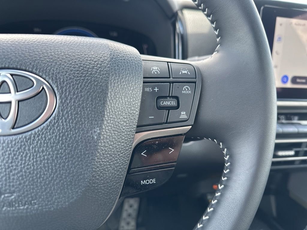 Used 2025 Toyota Camry SE image 20