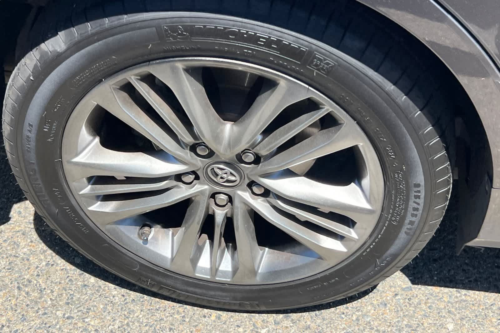 Used 2016 Toyota Camry SE FWD image 14