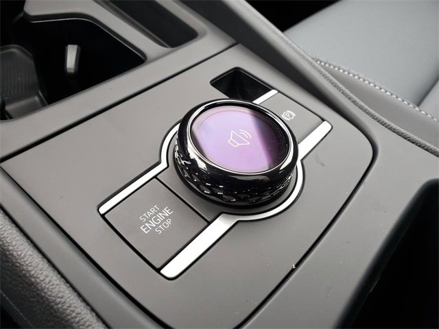 New 2025 Volkswagen Tiguan SE image 11